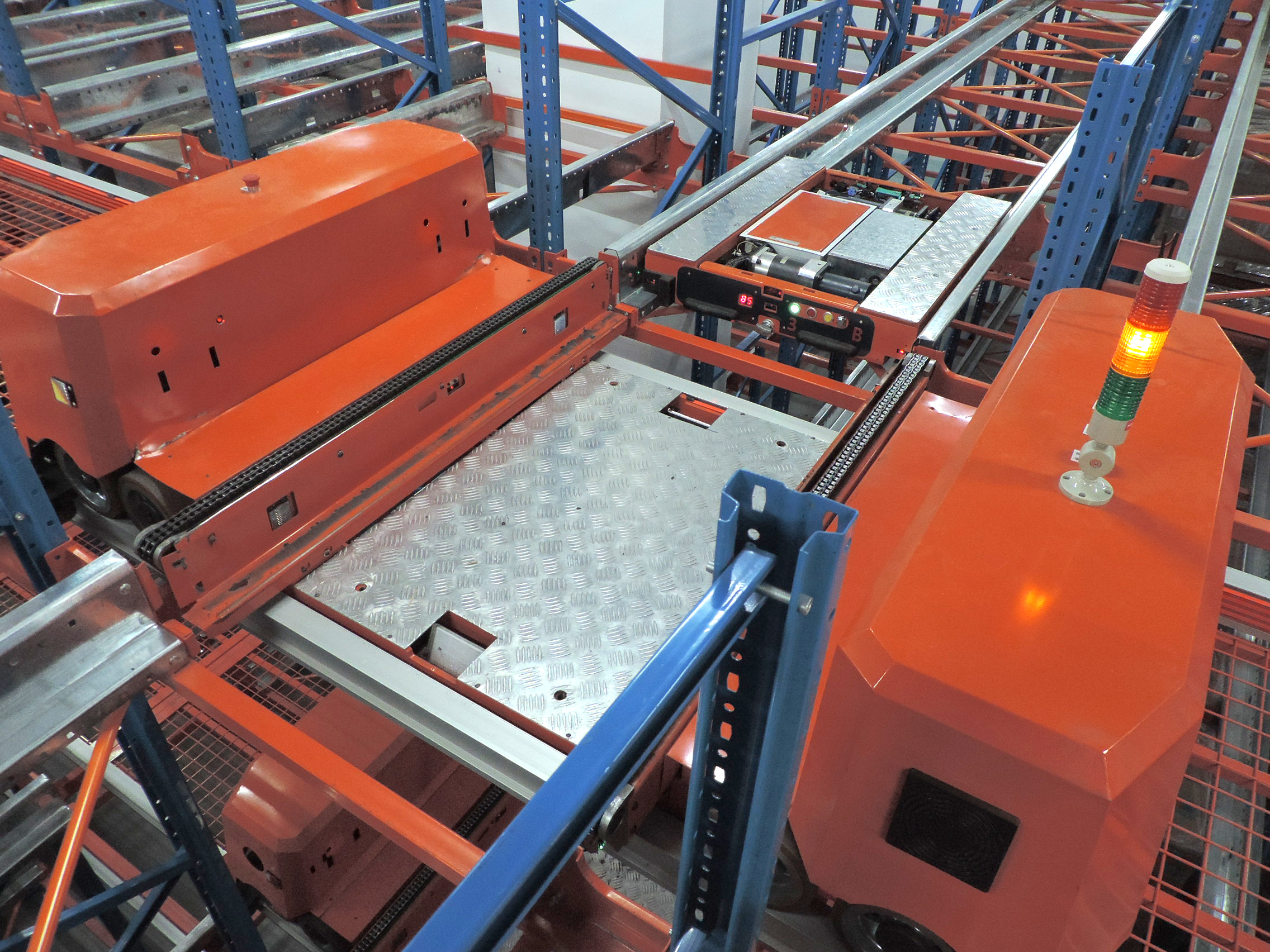 子母穿梭車(chē)自動(dòng)化立體庫(kù)與一般穿梭車(chē)貨架有什么區(qū)別